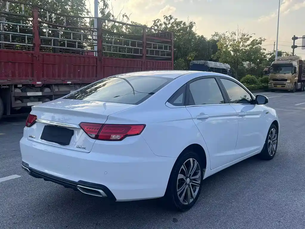 Emgrand GL 1.4 T DCT Distinguished Connected