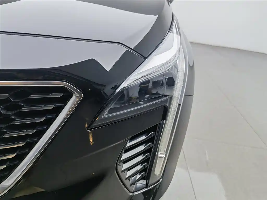Cadillac XT4 28 T 2 WD Leading