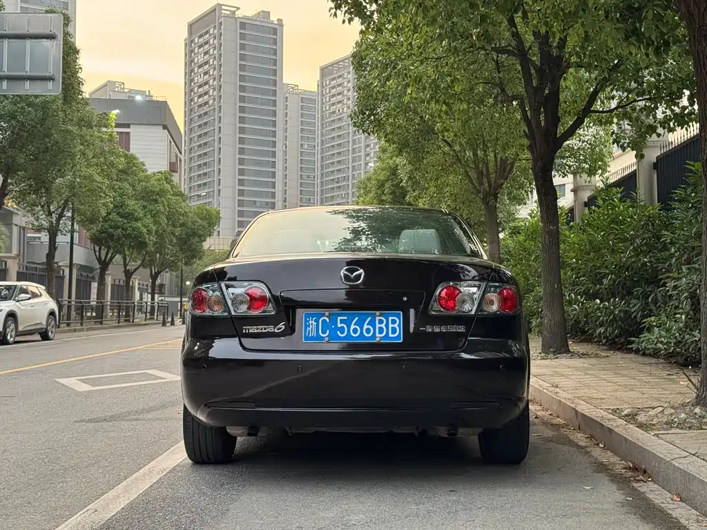 Mazda 6 2.0 L Auto Luxury
