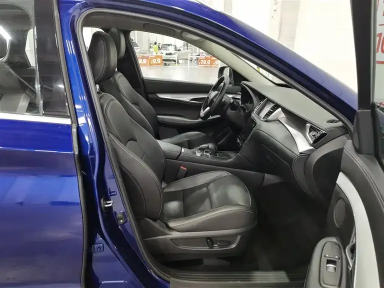 Infiniti QX50 2.0 T 2 WD Fashion