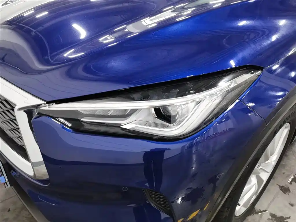 Infiniti QX50 2.0 T 2 WD Fashion