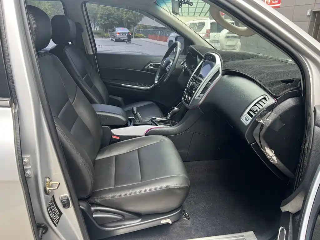 Yusheng S350 2.4 T Auto 2 WD Diesel Luxury 5-seat