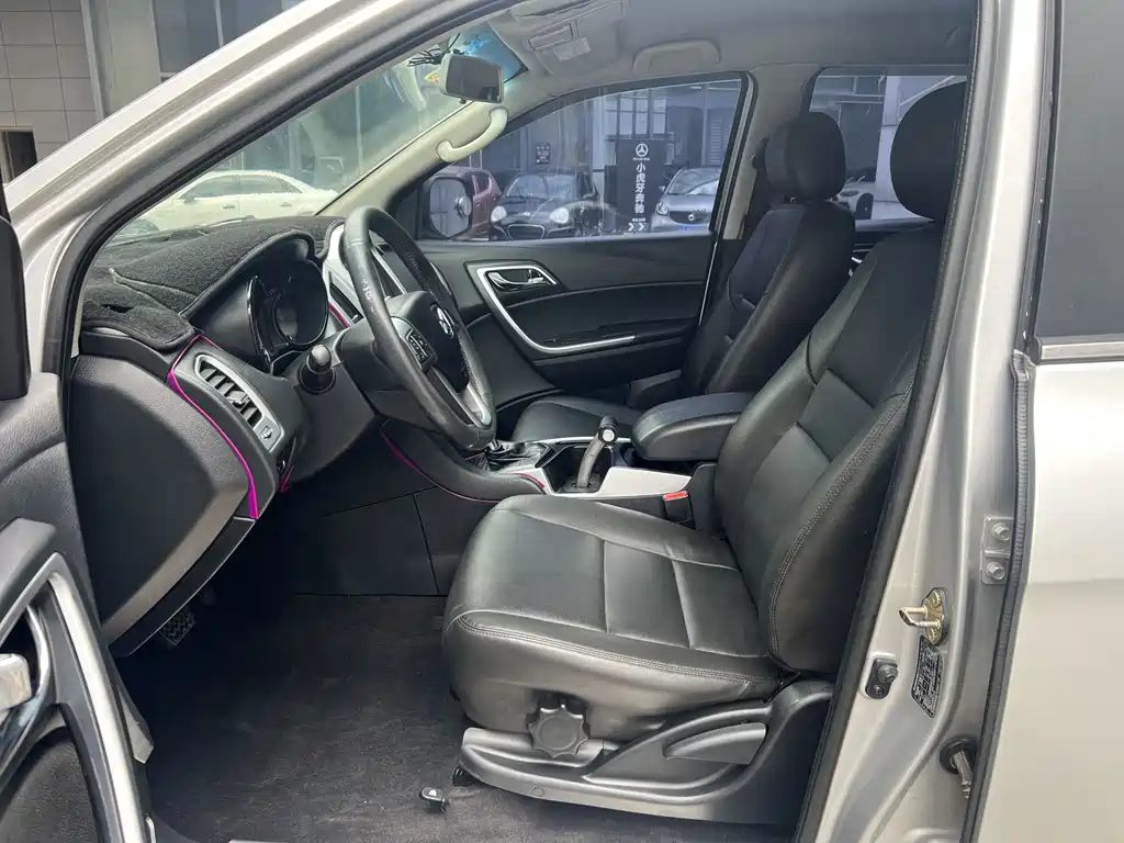 Yusheng S350 2.4 T Auto 2 WD Diesel Luxury 5-seat
