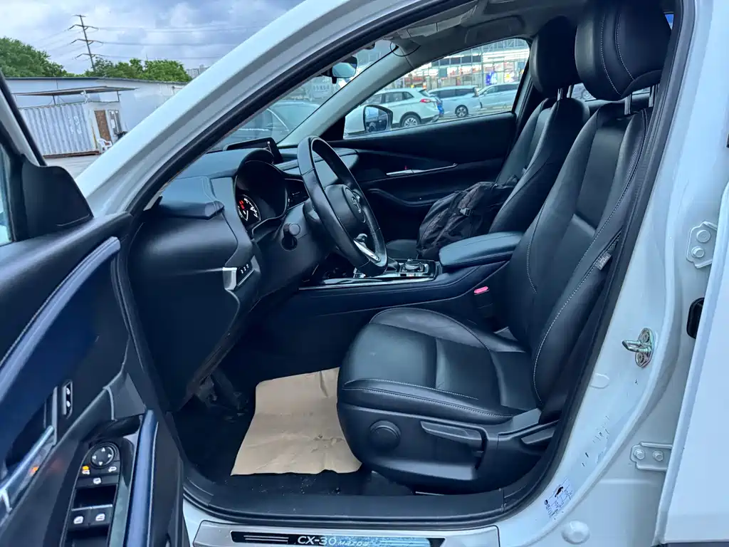 Mazda CX-30 2.0 L Auto Jiayue