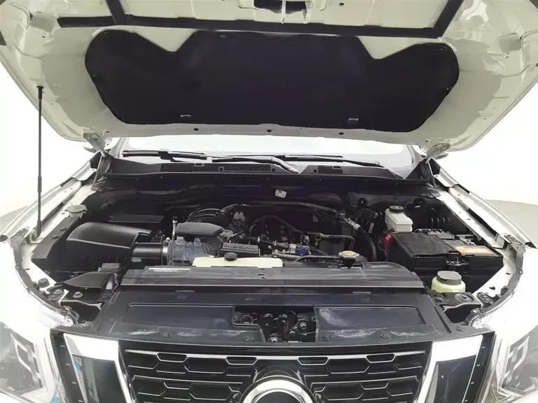 Nissan Terra 2.5 L Auto 2 WD Luxury