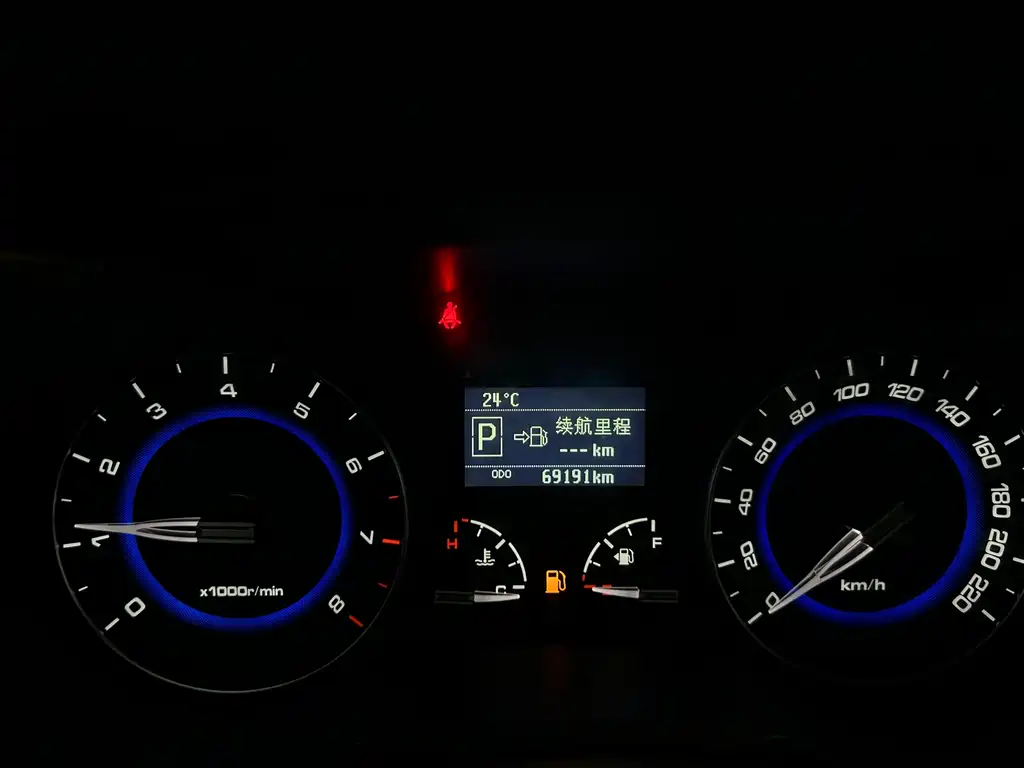 Yuexiang V7 1.6 L Auto Pleasure CN-V