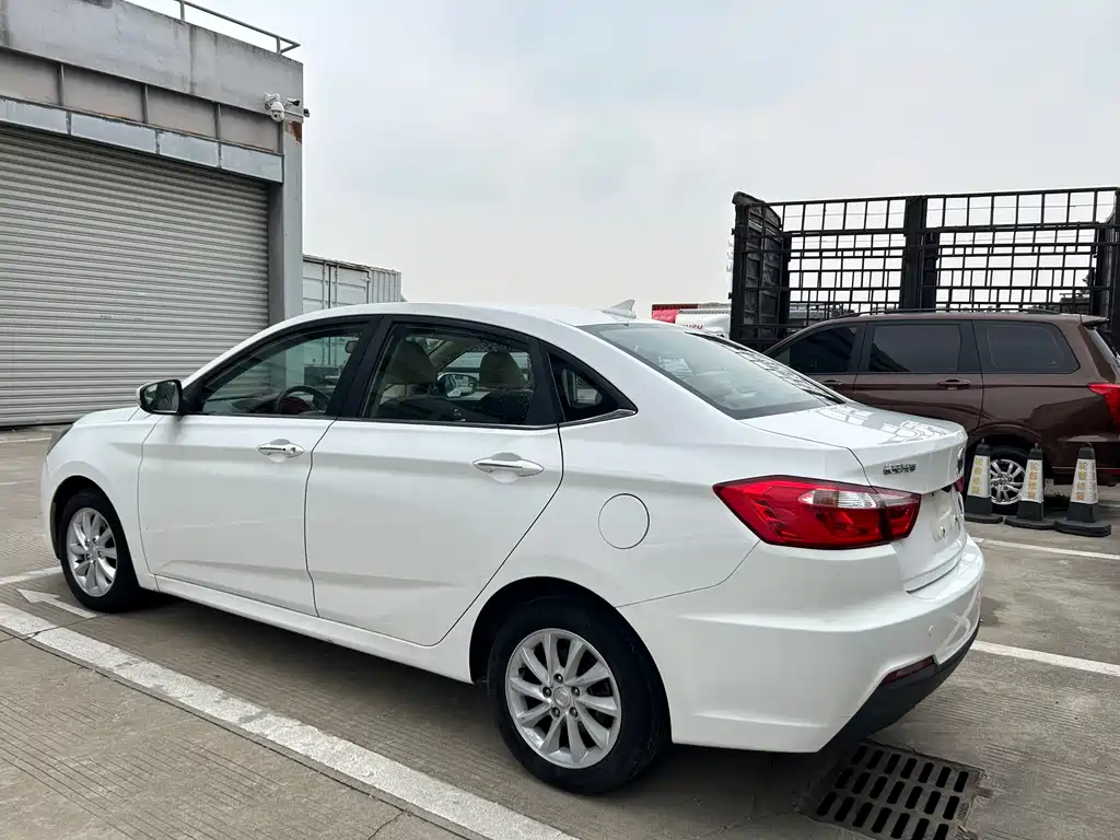 Yuexiang V7 1.6 L Auto Pleasure CN-V