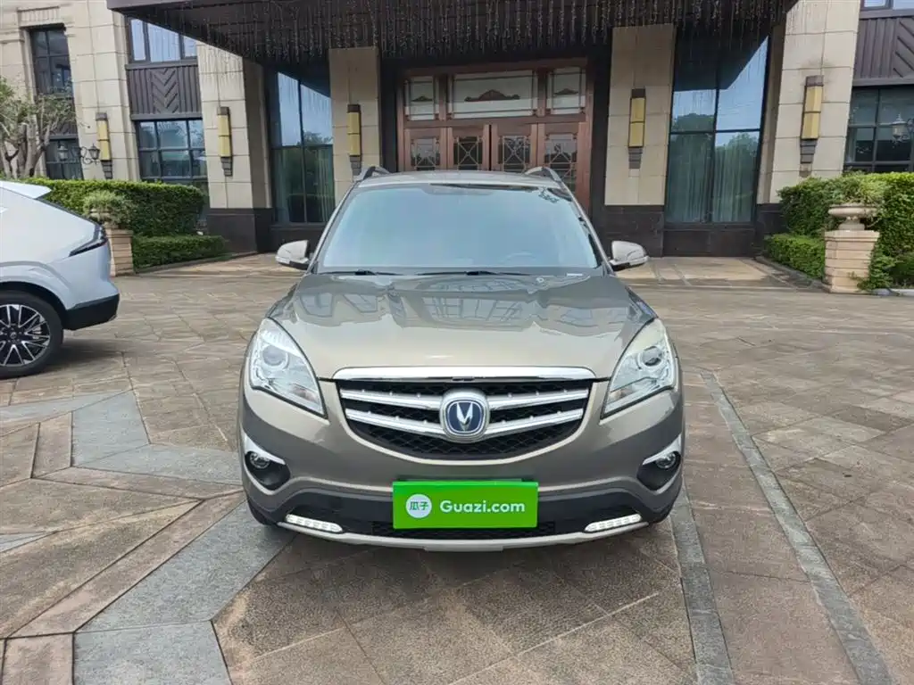 Changan CS35 长安CS35 2015款 1.6 L 手动尊贵型 国IV