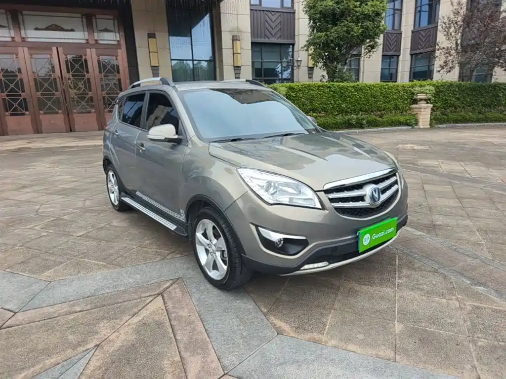 Changan CS35 长安CS35 2015款 1.6 L 手动尊贵型 国IV