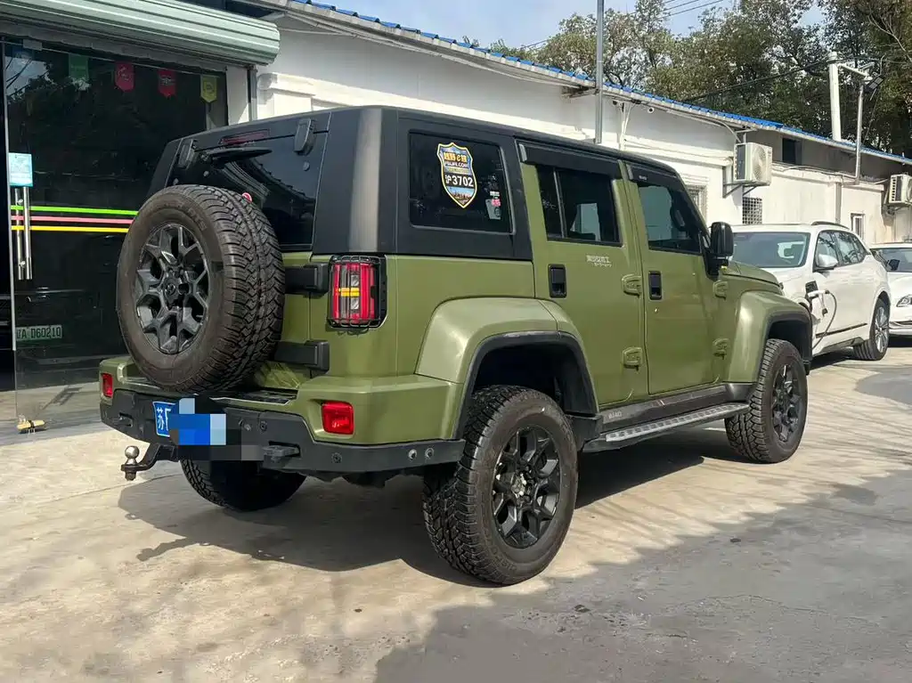 BAIC BJ40 2.0 D Auto 4 WD Blade Hero Swordsman (Front/Rear E-Lock)