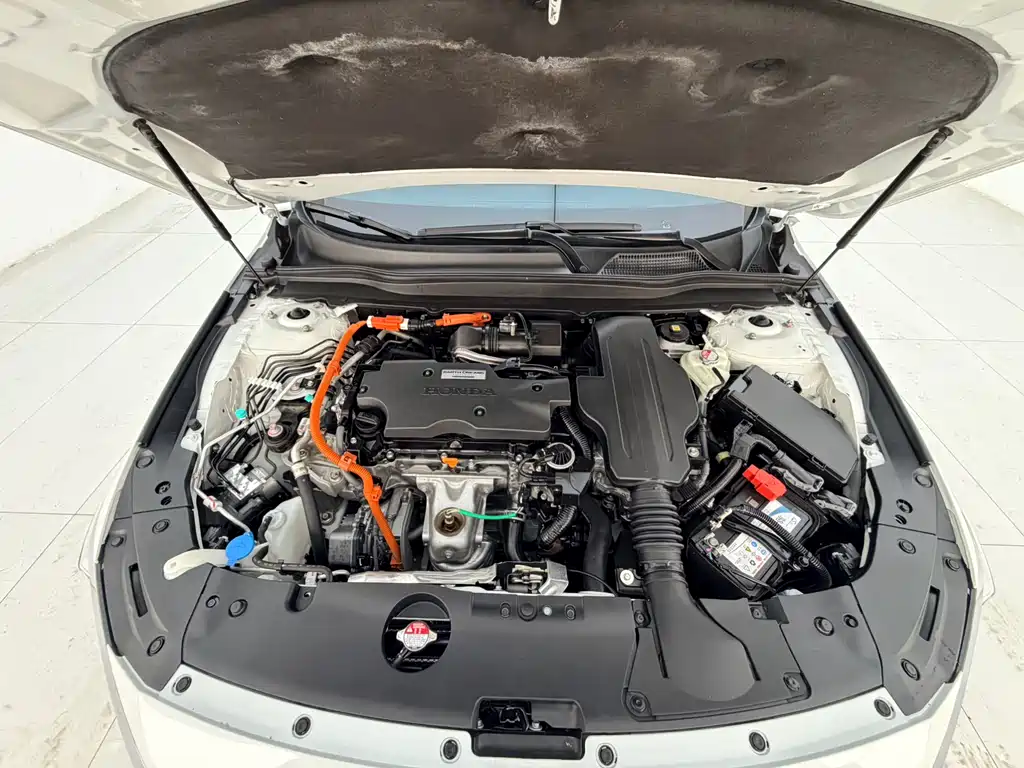 Accord Sharp· Hybrid 2.0 L Sharp Leading