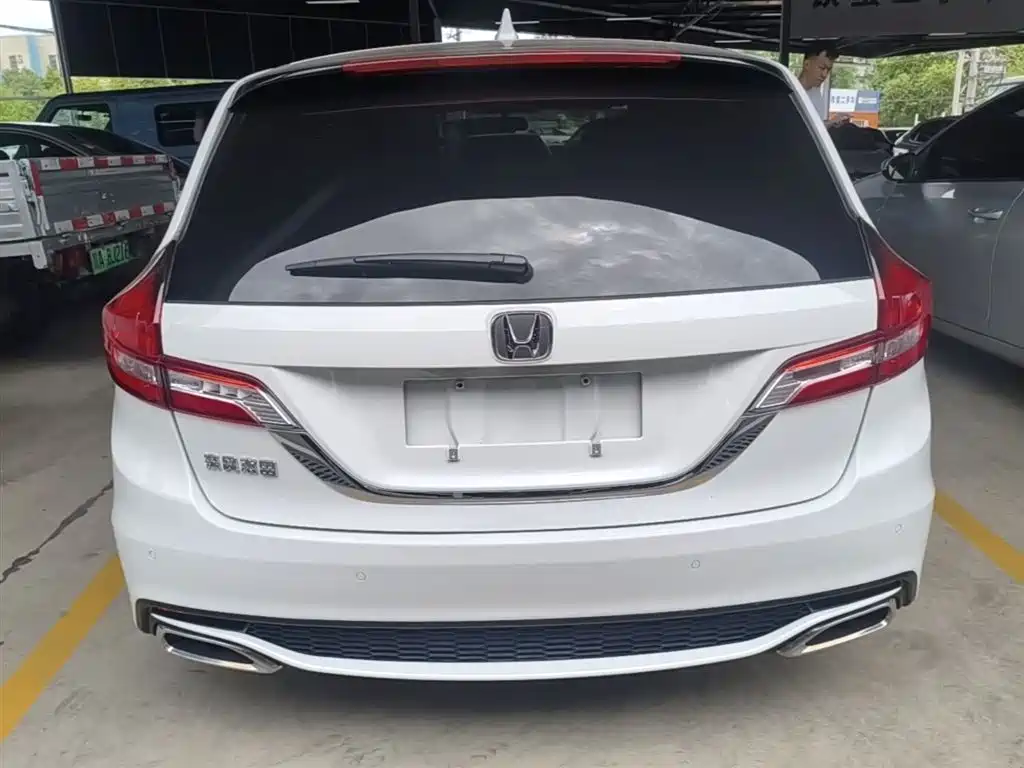 Jade 210 TURBO CVT Style 5-seat
