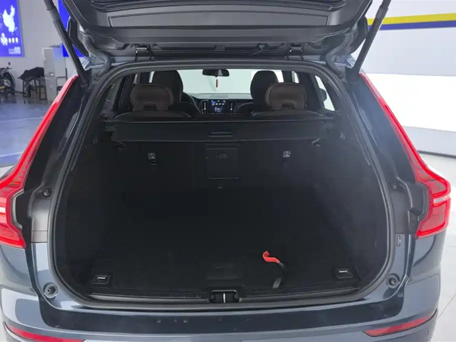 Volvo XC60 B5 4 WD Smart Ease Luxury