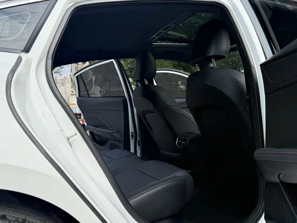 MG5 300 TGI Global Flagship