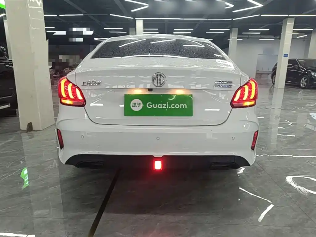 MG5 180 DVVT CVT Style