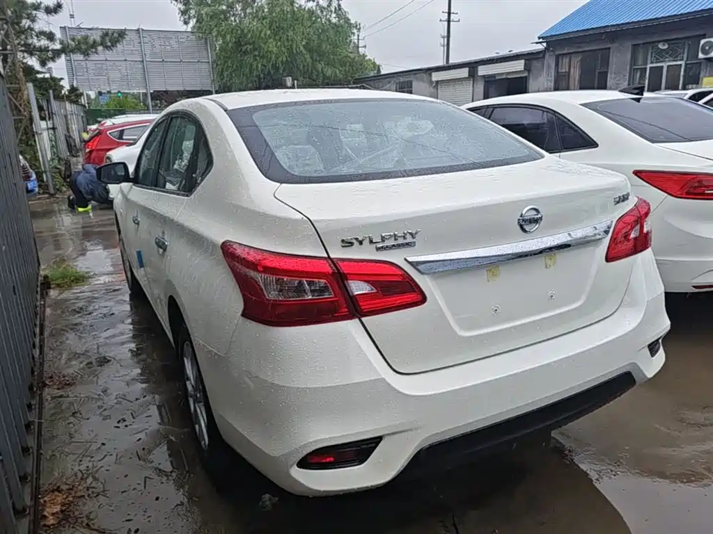 Sylphy Facelift III Classic 1.6 XE CVT Comfort