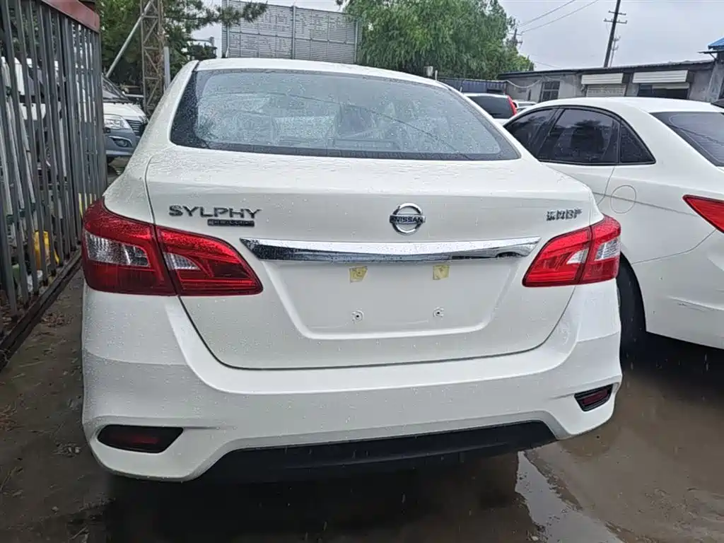 Sylphy Facelift III Classic 1.6 XE CVT Comfort