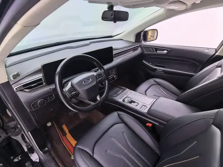 Ford Edge PLUS EcoBoost 245 4 WD Platinum Sharp 7-seat