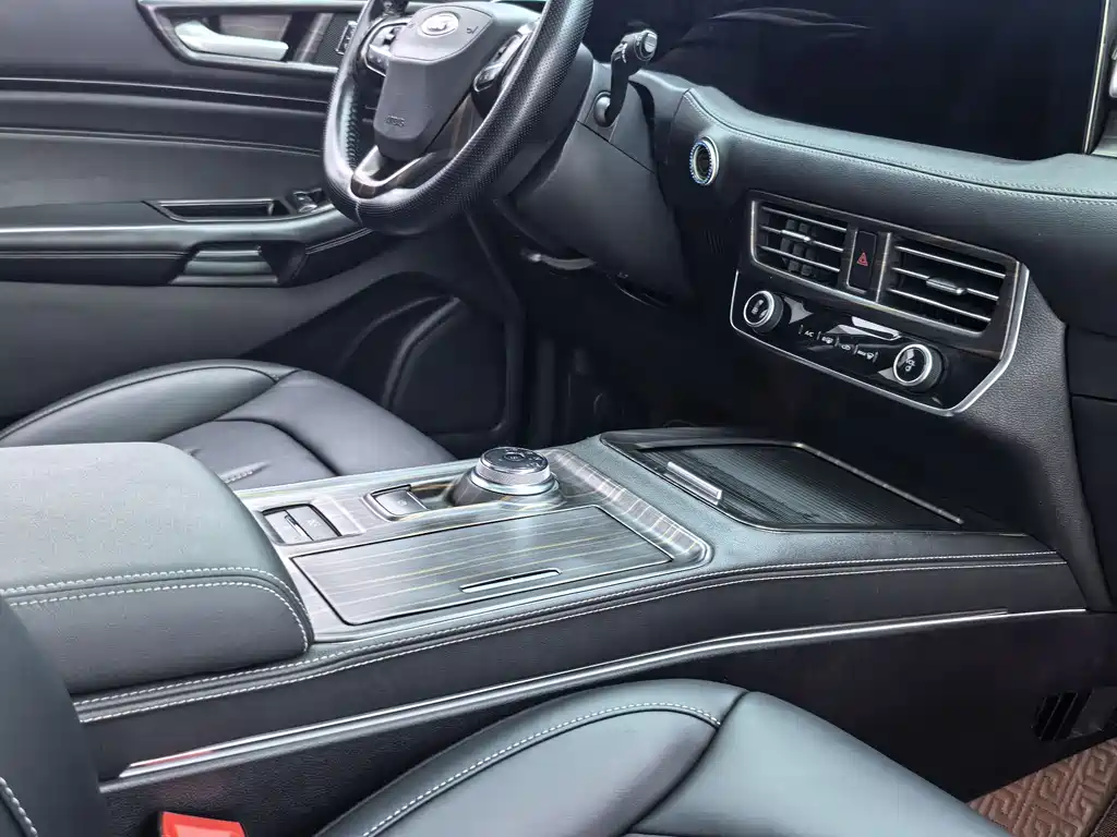 Edge PLUS EcoBoost 245 4 WD Platinum Sharp 7-seat