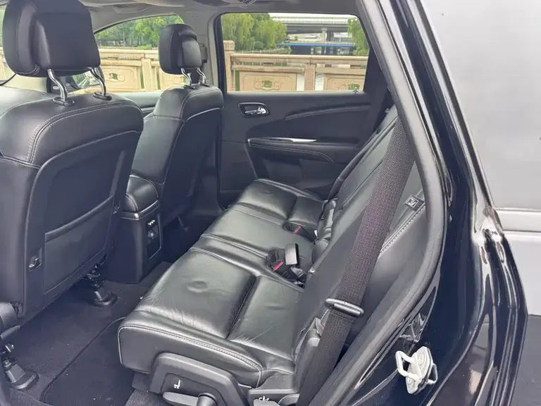Dodge Journey 2.4 L 2 WD Premium Style