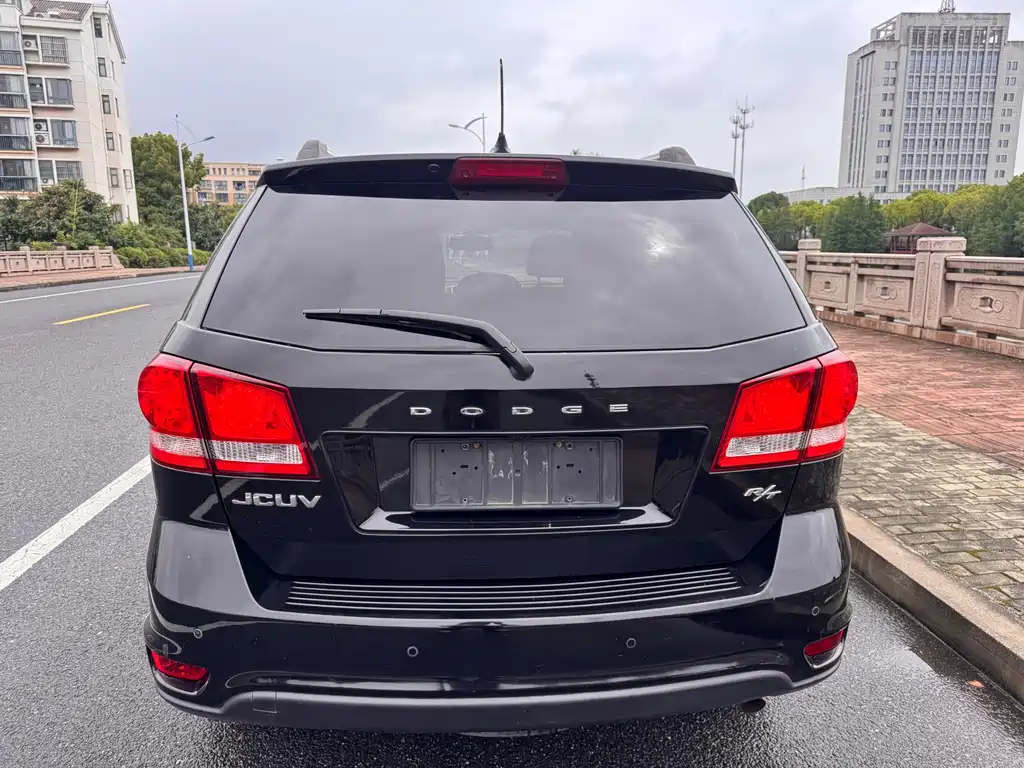 Journey 2.4 L 2 WD Premium Style