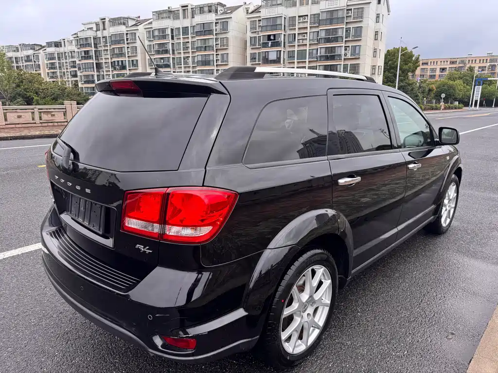 Journey 2.4 L 2 WD Premium Style