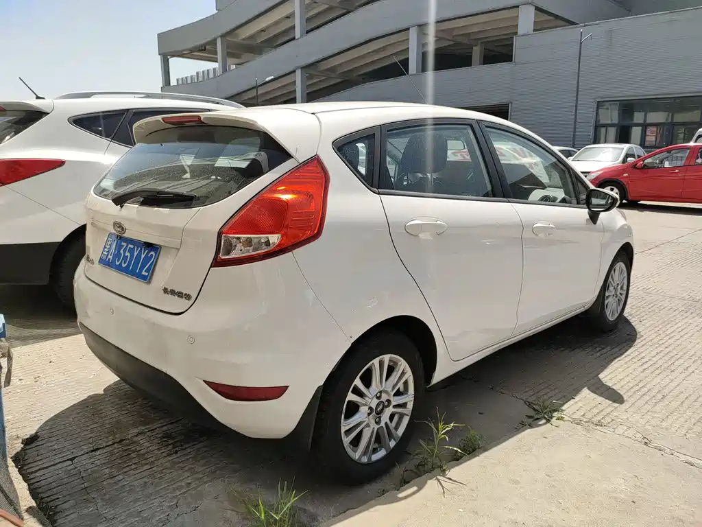 Fiesta Hatchback 1.5 L Auto Fashion