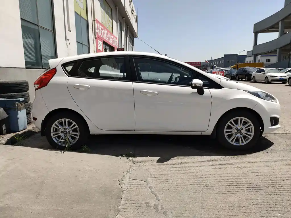 Fiesta Hatchback 1.5 L Auto Fashion