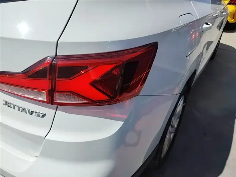 Jetta VS7 280 TSI Auto Progressive