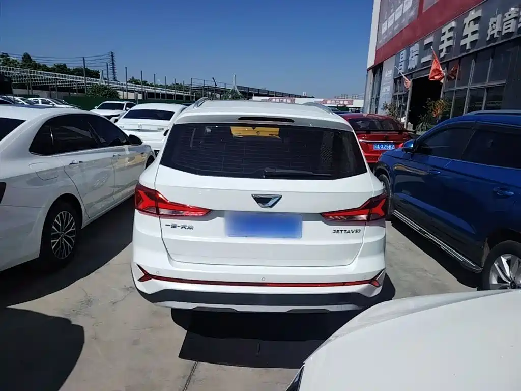 Jetta VS7 280 TSI Auto Progressive