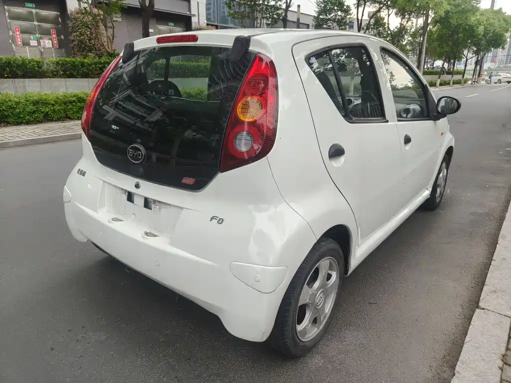 BYD F0 1.0 L AMT Joy Cool