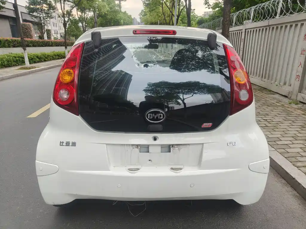 BYD F0 1.0 L AMT Joy Cool