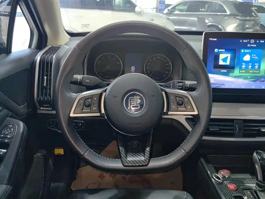 Tang 2.0 T Auto Connected Distinguished 7-seat CN-VI