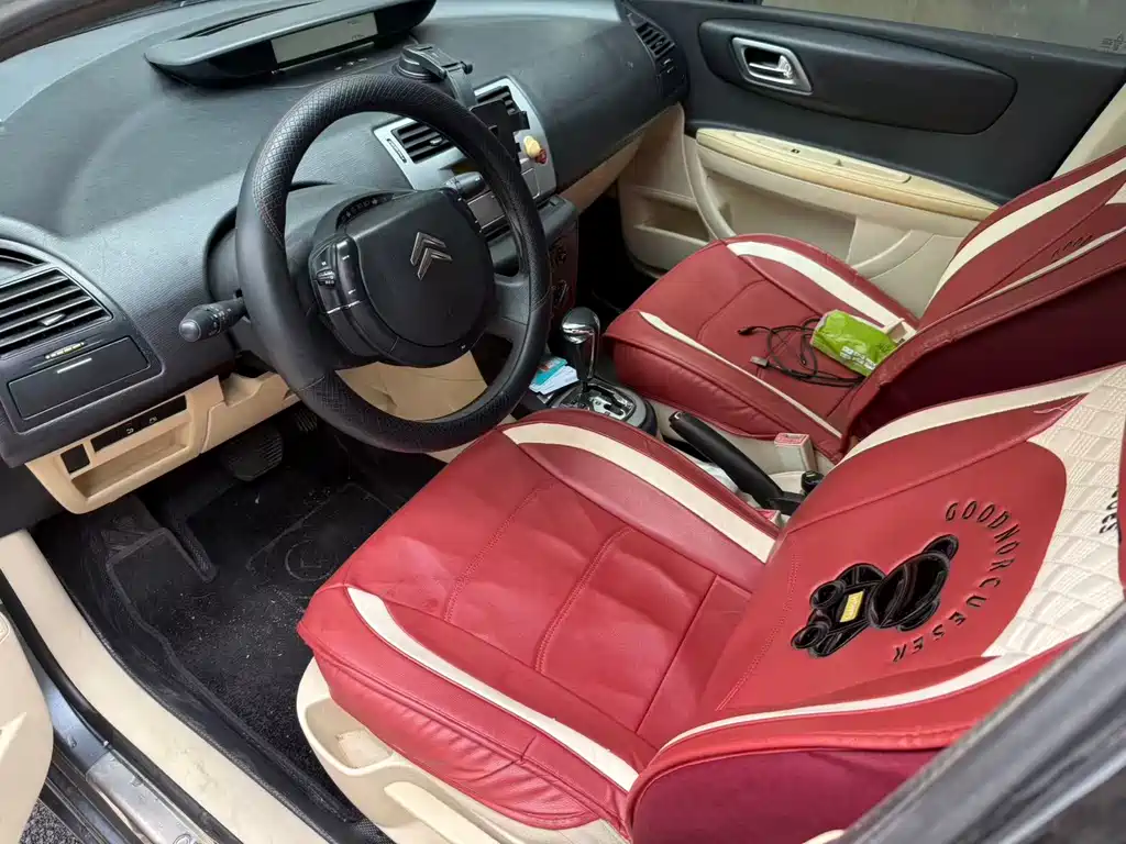 C-Quatre Sedan 1.6 L Auto Style Joy