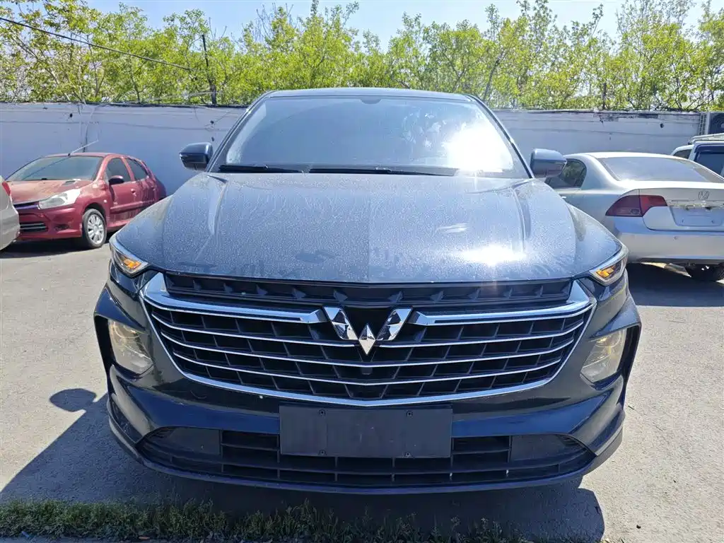 Wuling Victory 1.5 T CVT Elite