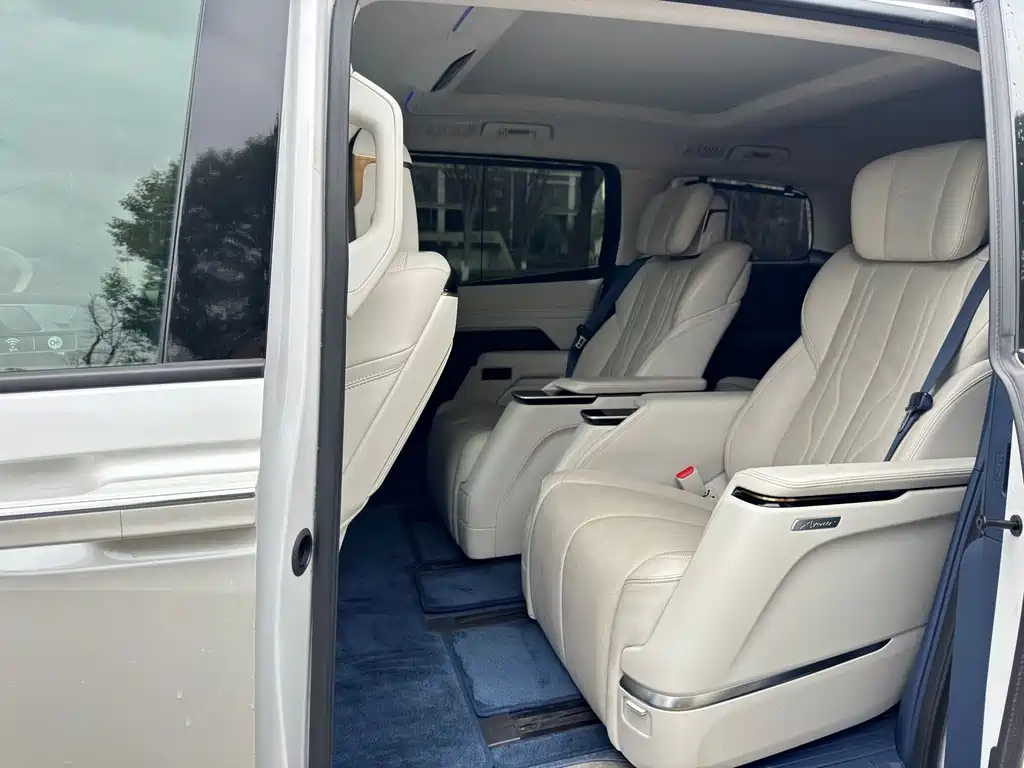 Century 2.0 T 6-seat Heritage