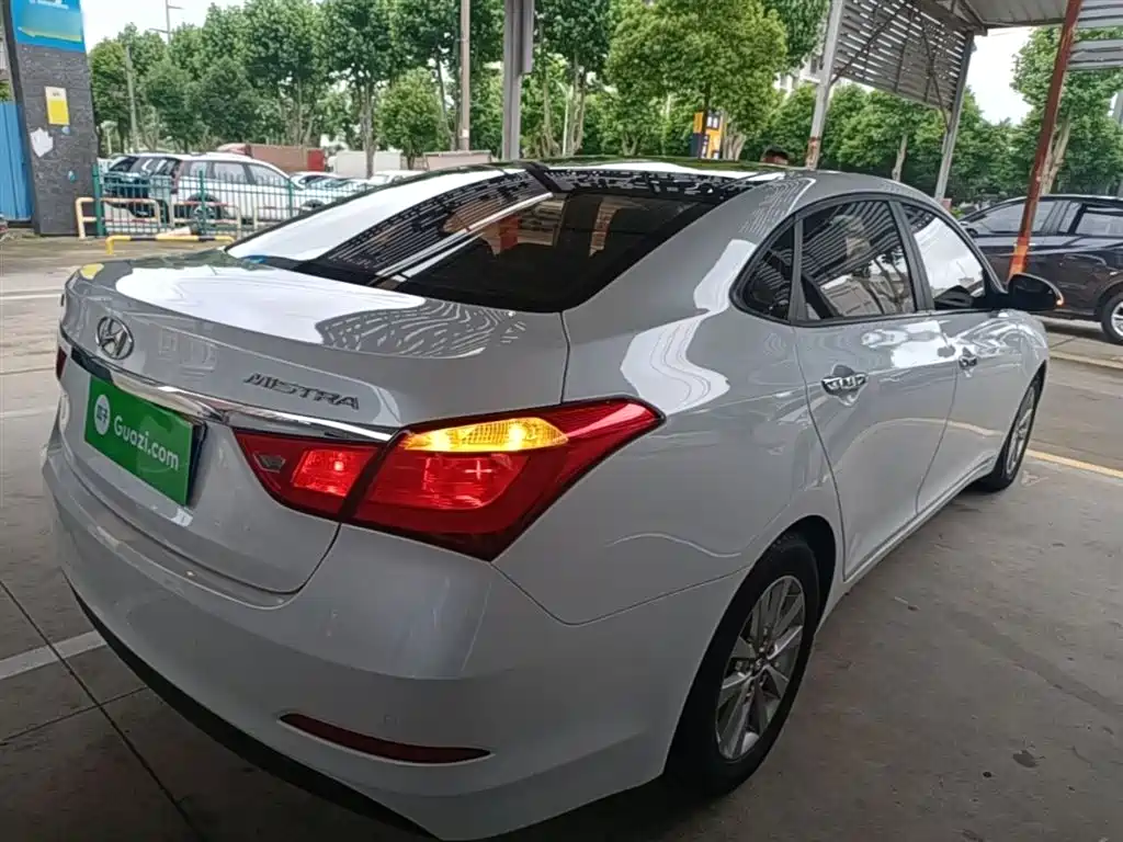 Mistra 1.8 L Auto Intelligent GLS