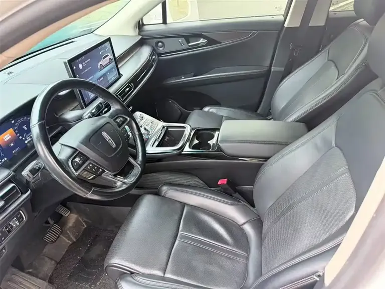 Lincoln Nautilus 2.7 T 4 WD Honor Shine