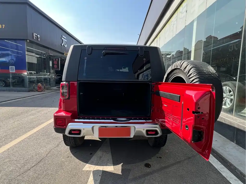 BAIC BJ40 PLUS 2.3 T Auto 4 WD Premium CN-V