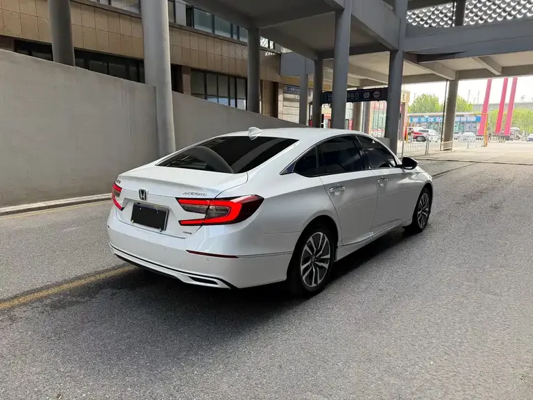 Honda Accord Sharp· Hybrid 2.0 L Sharp Leading