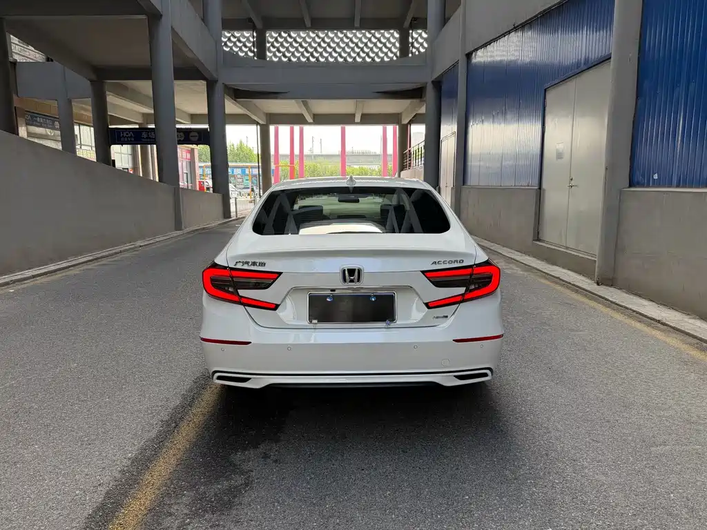 Accord Sharp· Hybrid 2.0 L Sharp Leading