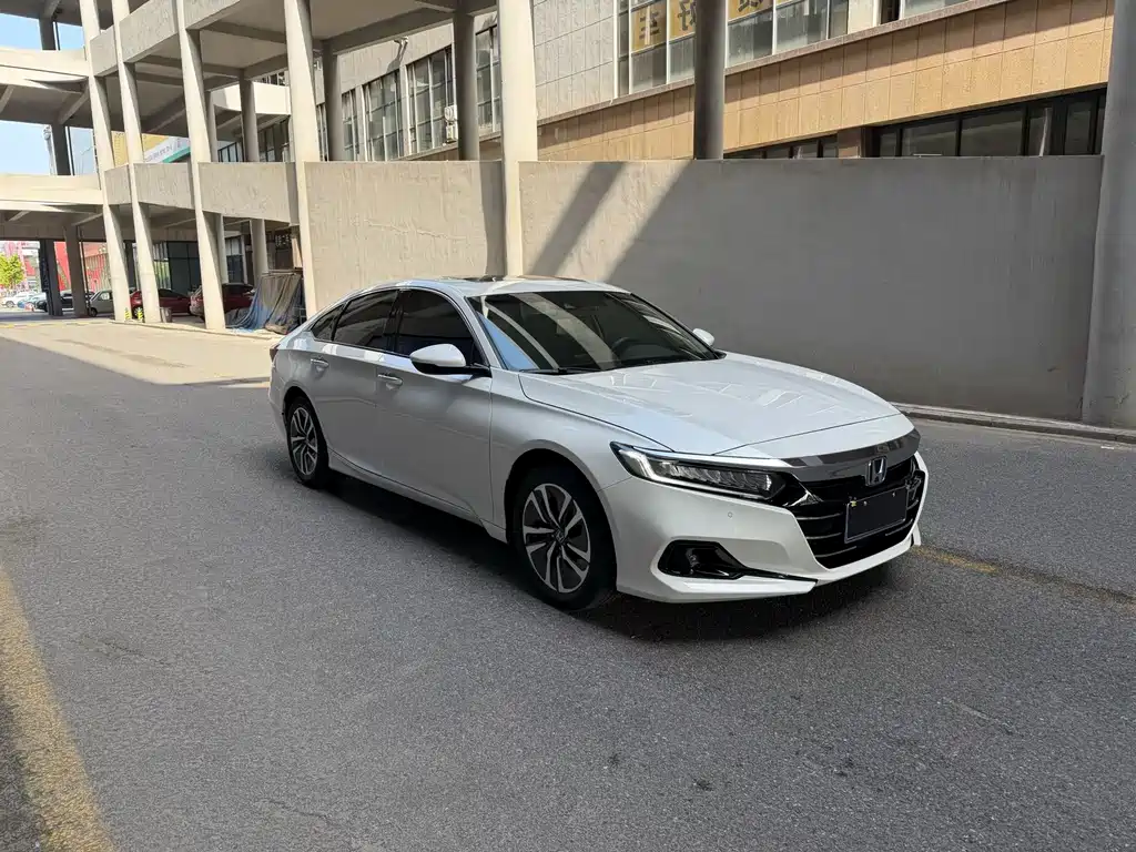 Accord Sharp· Hybrid 2.0 L Sharp Leading