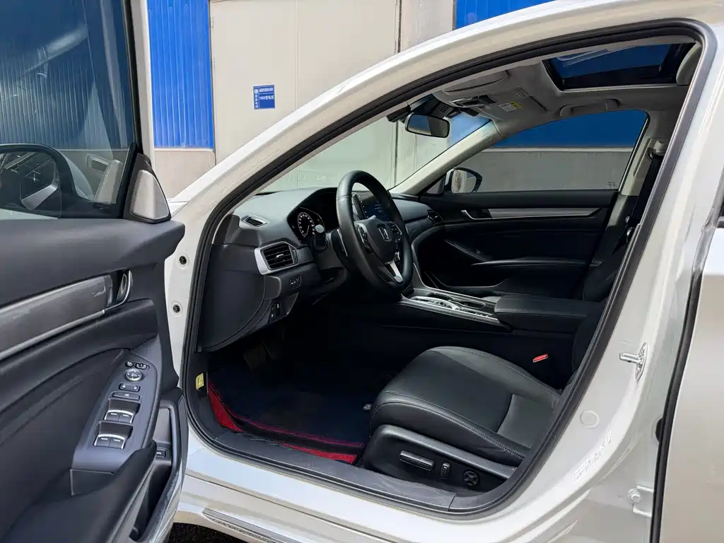 Accord Sharp· Hybrid 2.0 L Sharp Leading