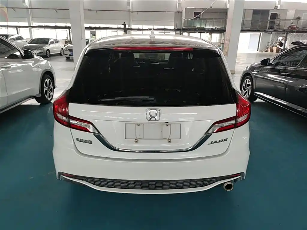 Jade 1.8 L Auto Comfort 5-seat