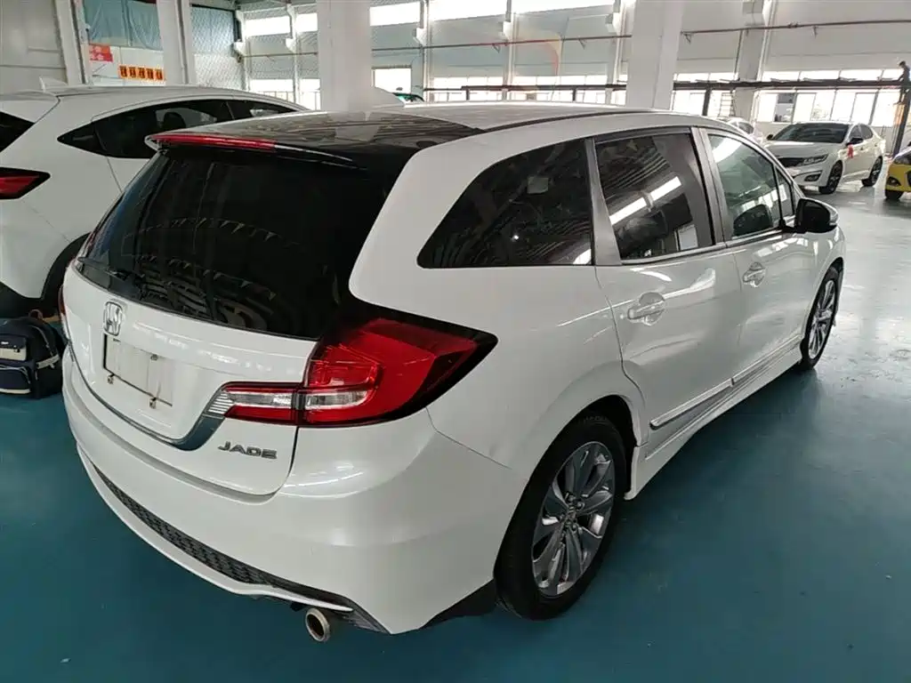 Jade 1.8 L Auto Comfort 5-seat