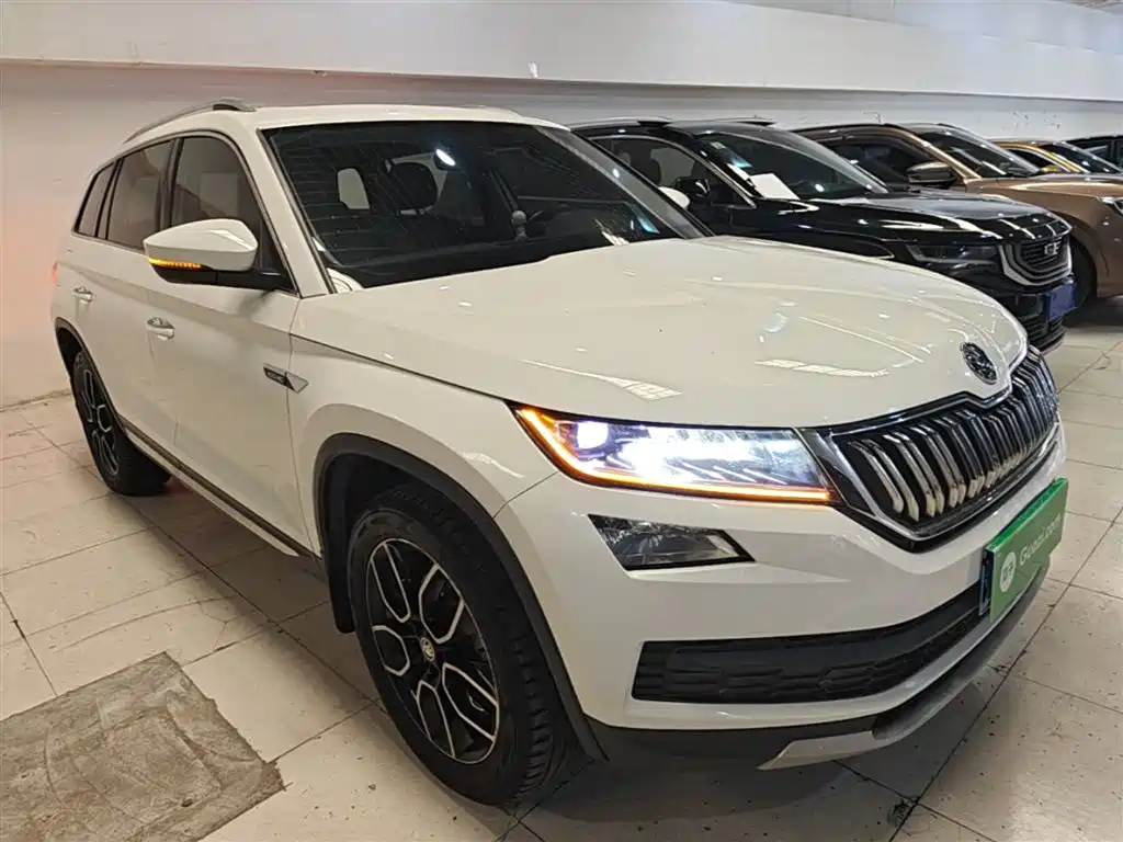 Kodiaq Facelift TSI330 7-seat 2 WD Luxury Enjoyment