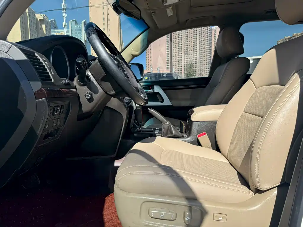 Land Cruiser 4.7 L Auto VX