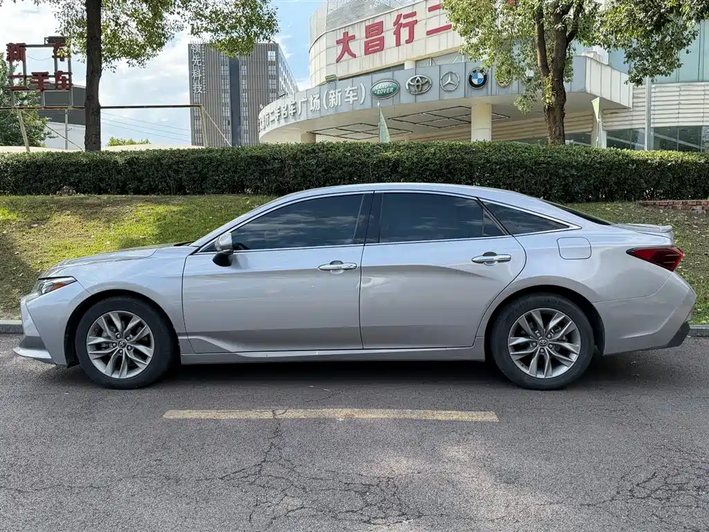 Avalon 2.5 L Luxury