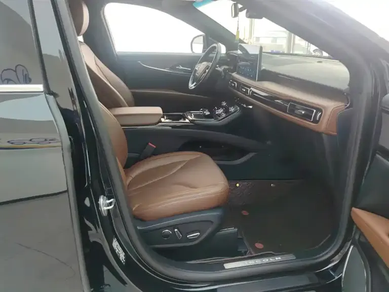 Lincoln Nautilus 2.0 T 4 WD Graceful