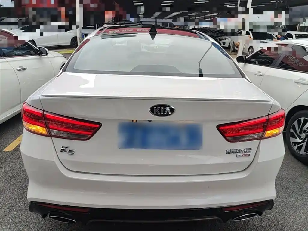 Kia K5 1.6 T Auto LUX